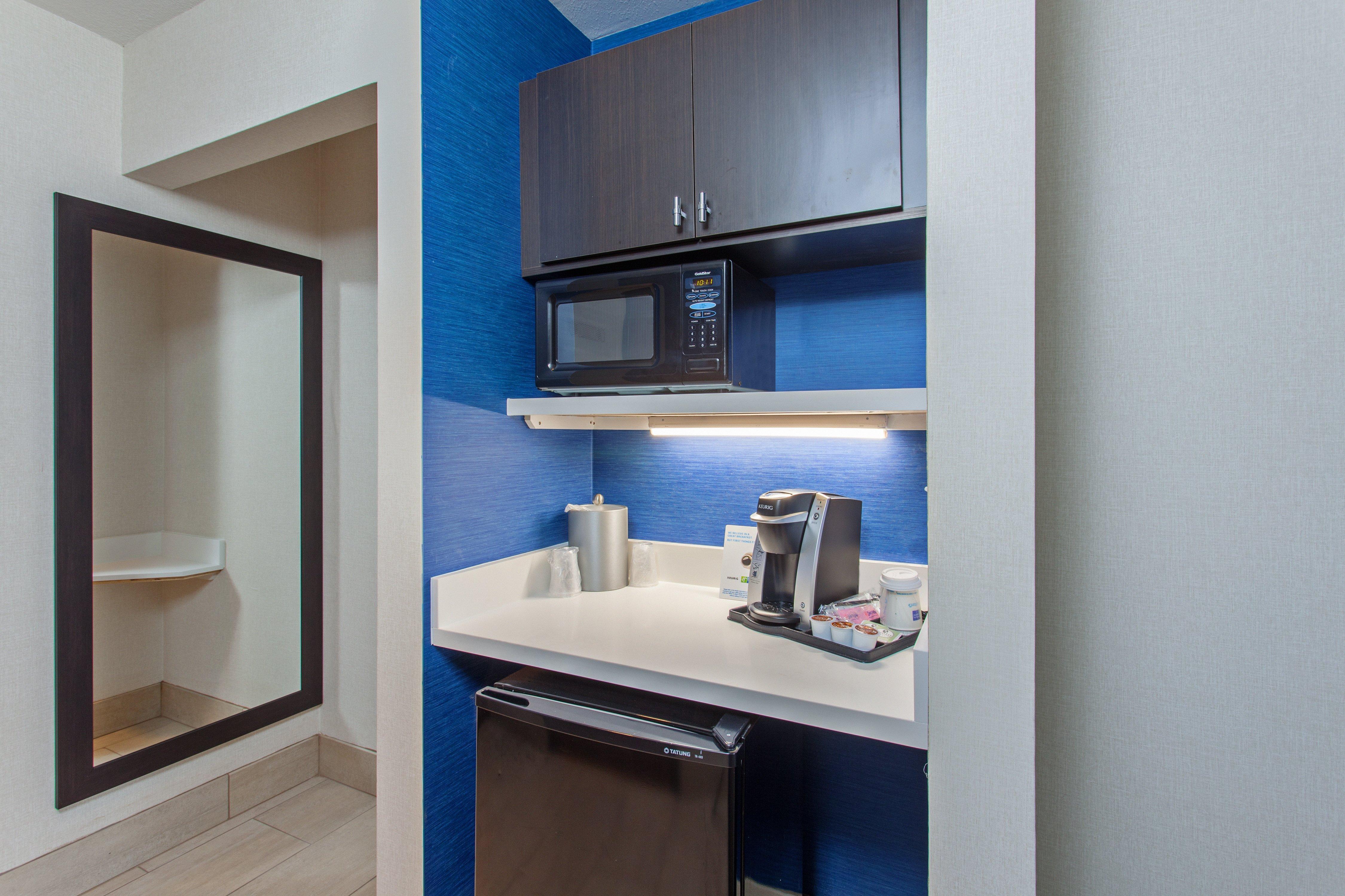 Holiday Inn Express & Suites Oakland - Airport By Ihg Extérieur photo