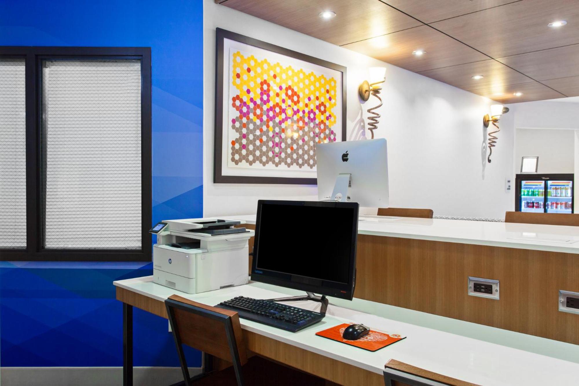 Holiday Inn Express & Suites Oakland - Airport By Ihg Extérieur photo
